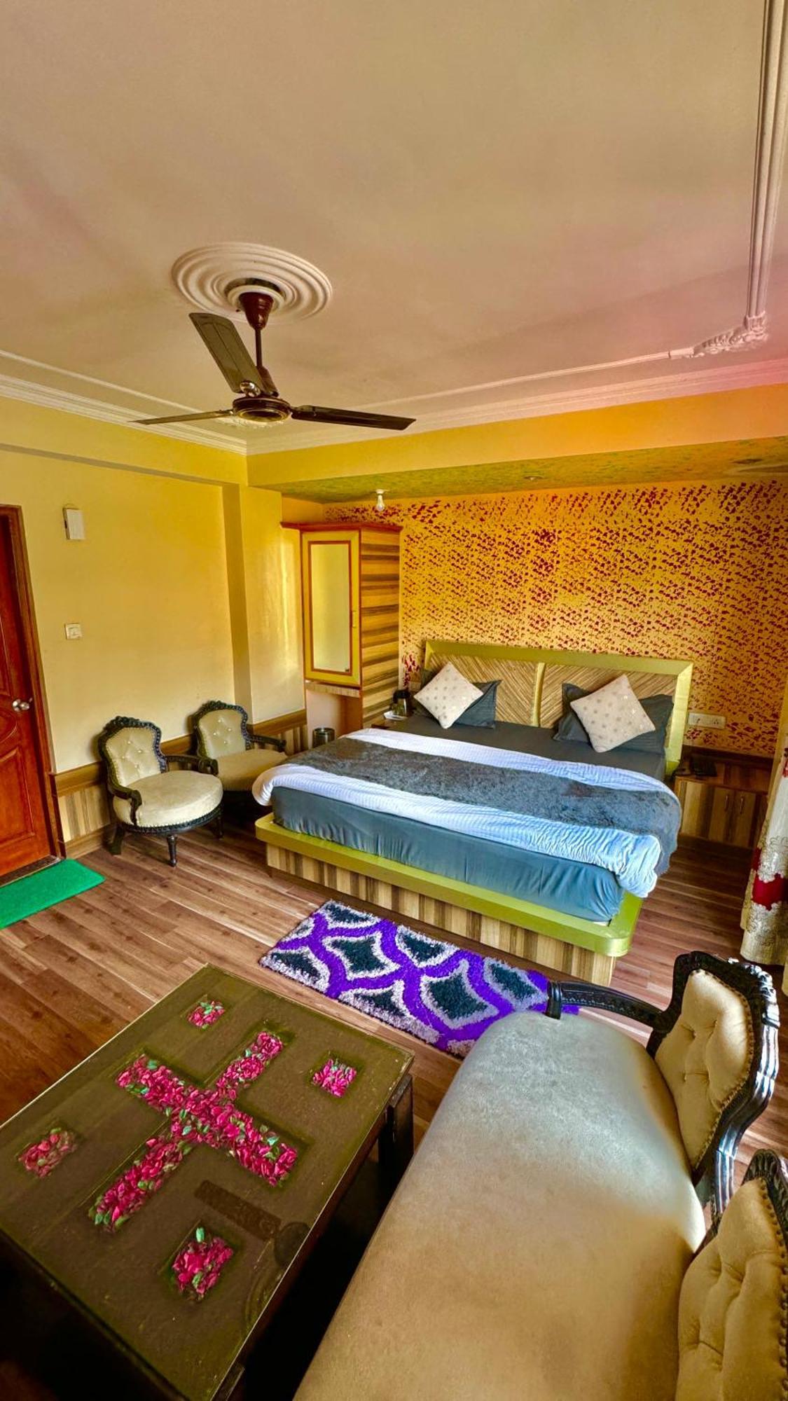 Hotel Apple Regency Shimla Zewnętrze zdjęcie