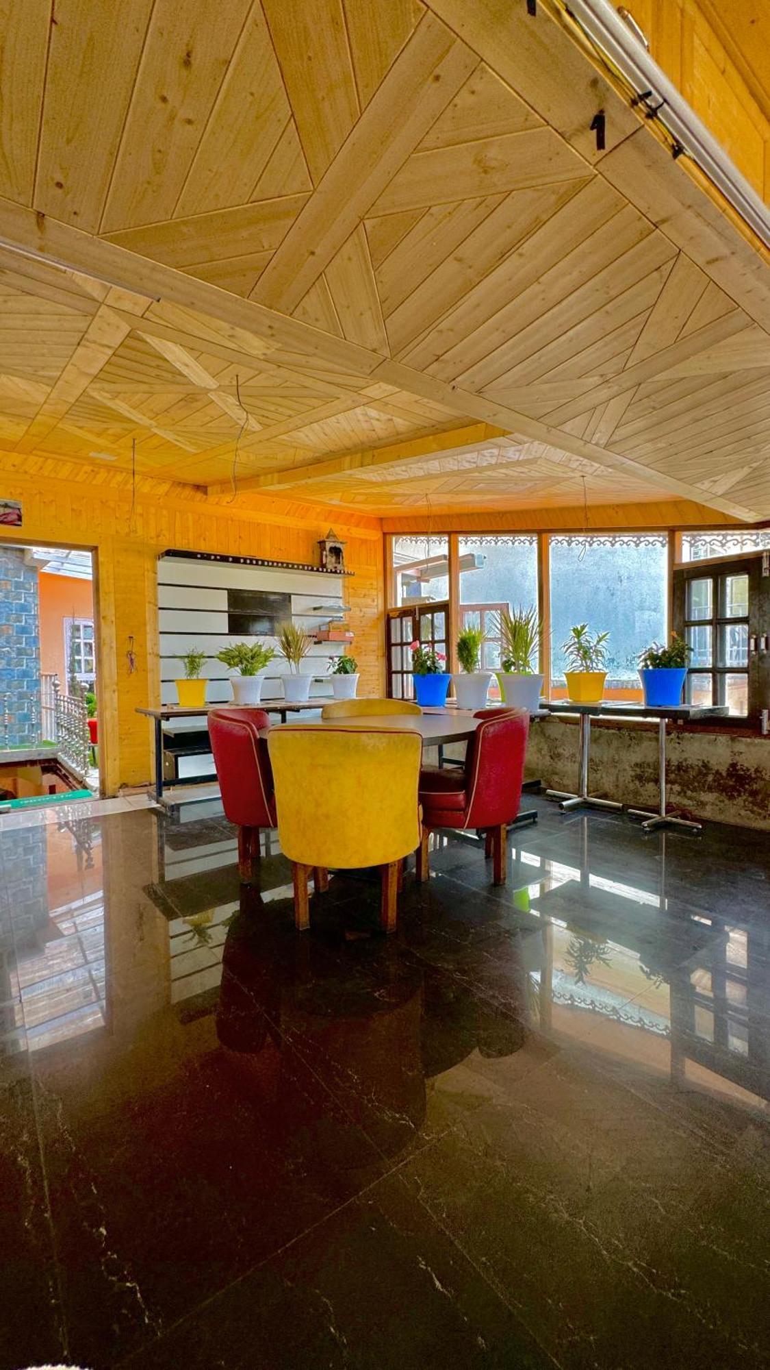 Hotel Apple Regency Shimla Zewnętrze zdjęcie