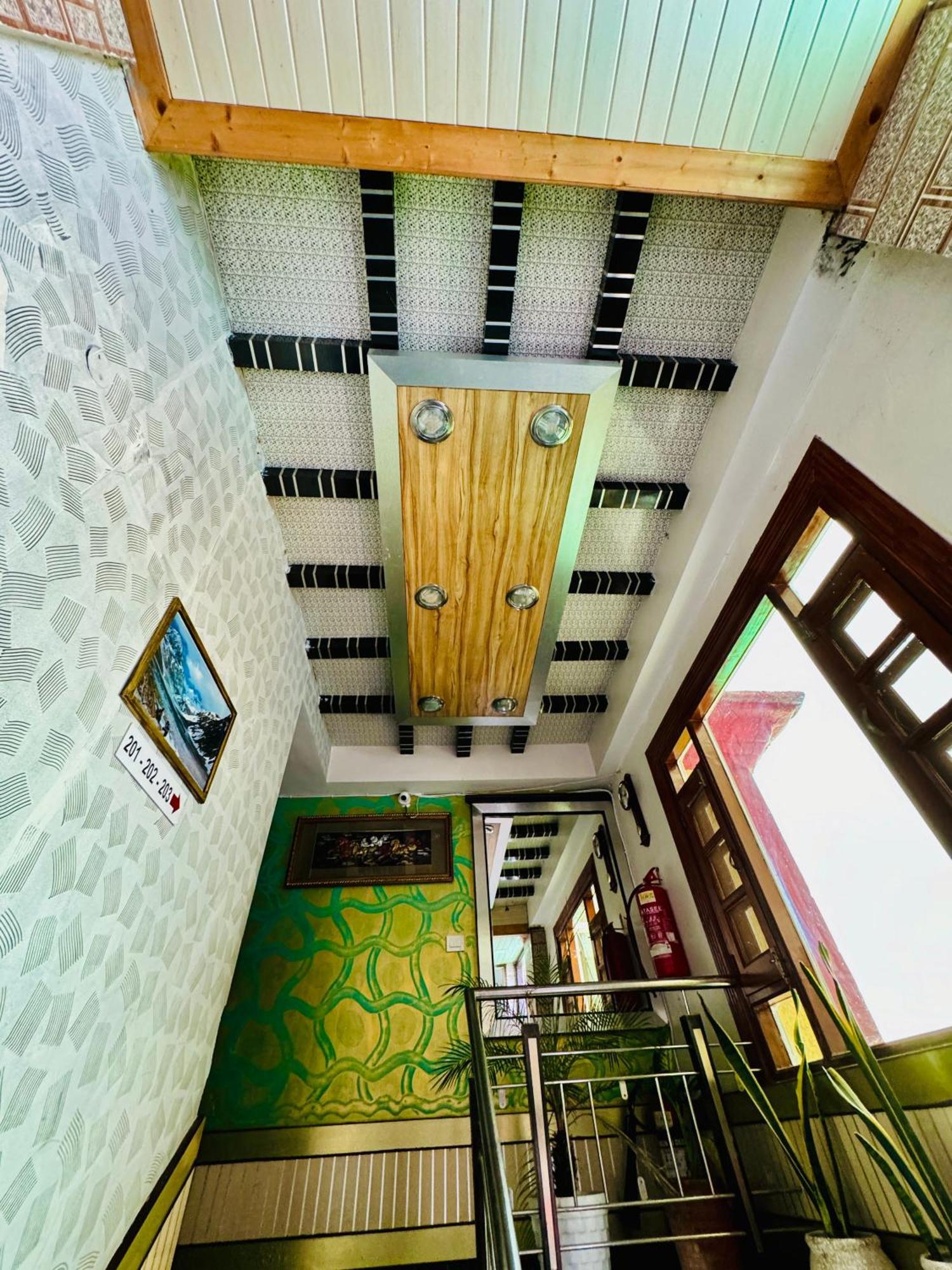 Hotel Apple Regency Shimla Zewnętrze zdjęcie
