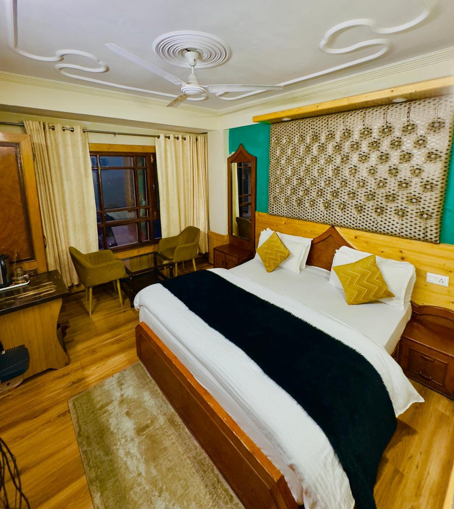 Hotel Apple Regency Shimla Zewnętrze zdjęcie