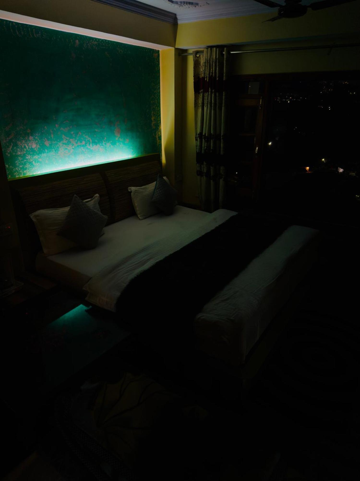 Hotel Apple Regency Shimla Zewnętrze zdjęcie