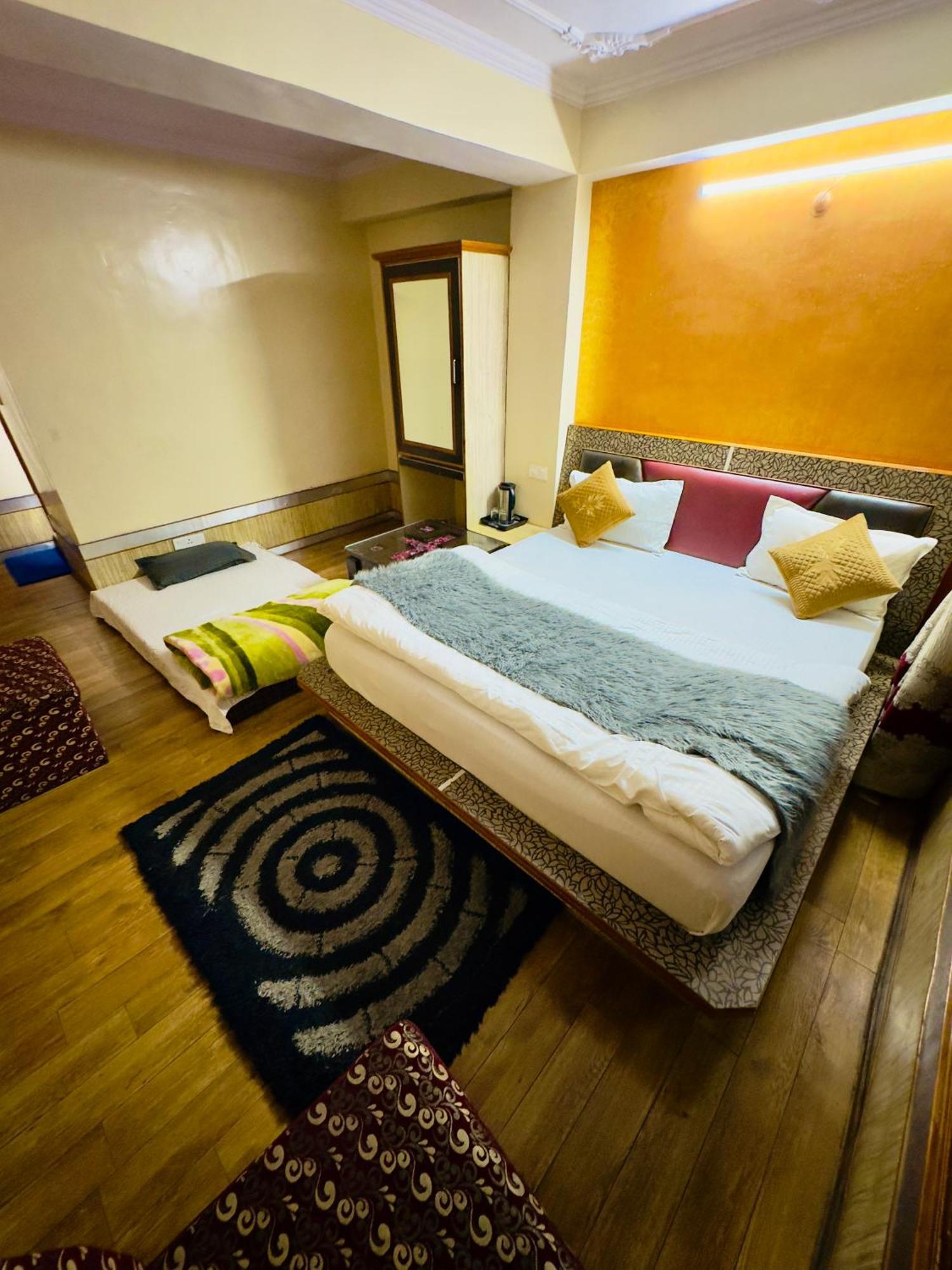 Hotel Apple Regency Shimla Zewnętrze zdjęcie