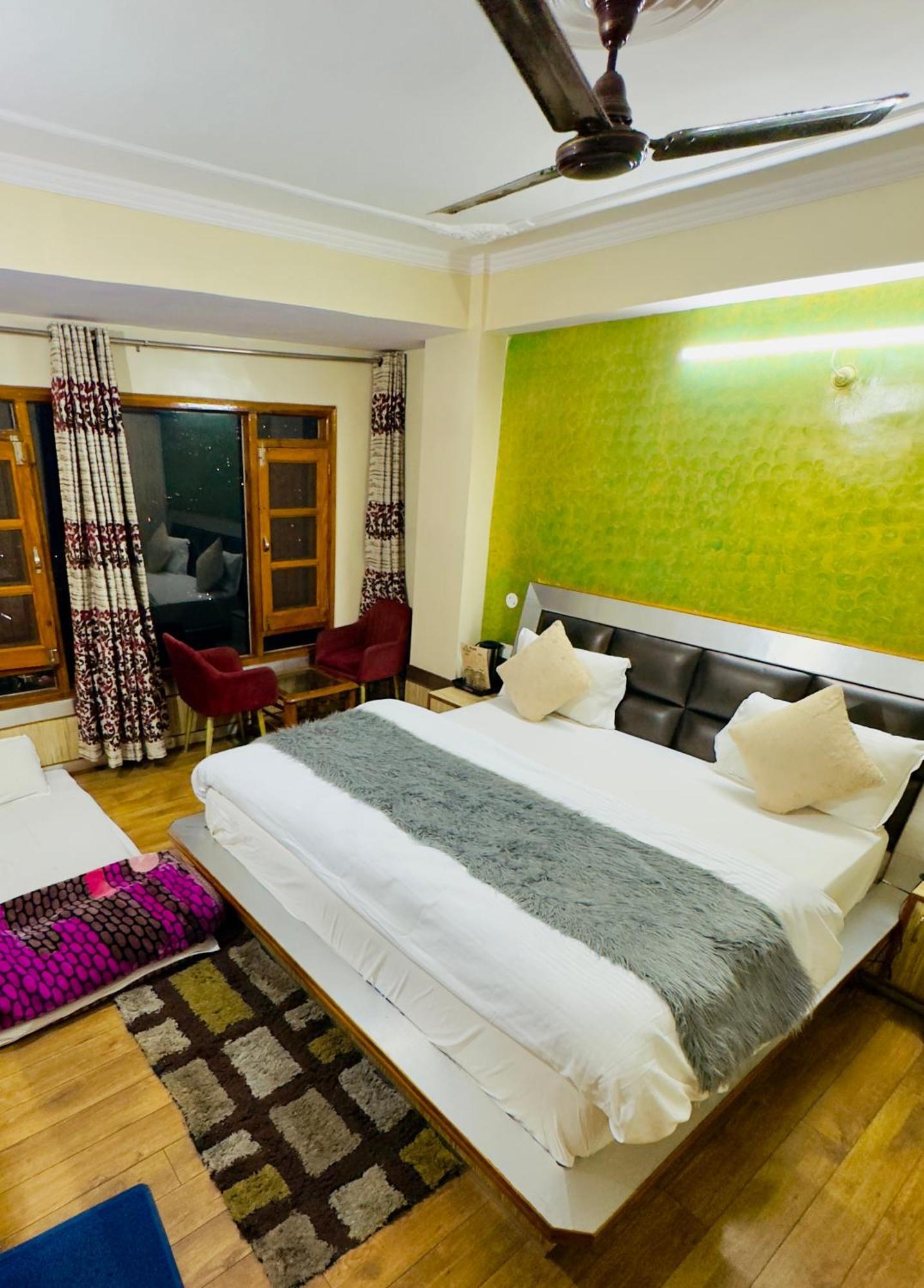 Hotel Apple Regency Shimla Zewnętrze zdjęcie